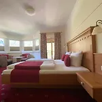 Alp Tiroler Adler Aparthotel 4*