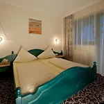 Aparthotel Alp Tiroler Adler 4*