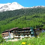 Aparthotel Alp Tiroler Adler 4*
