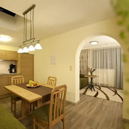 Aparthotel Alp Tiroler Adler 4*