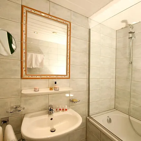 Alp Tiroler Adler Aparthotel