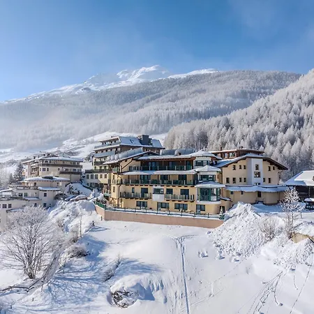 Alp Tiroler Adler Aparthotel 4*