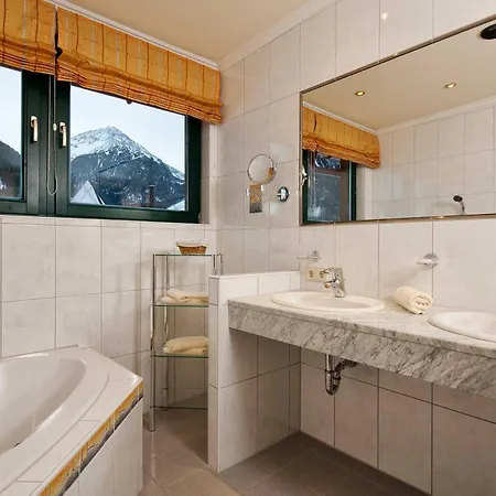 Alp Tiroler Adler Aparthotel