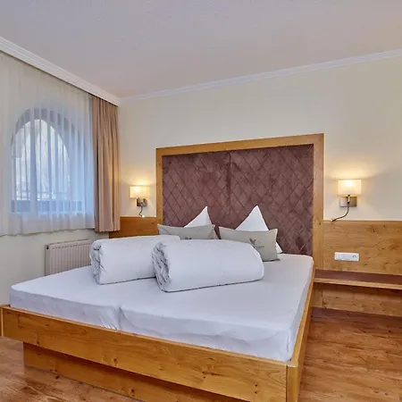 Alp Tiroler Adler Aparthotel 4*